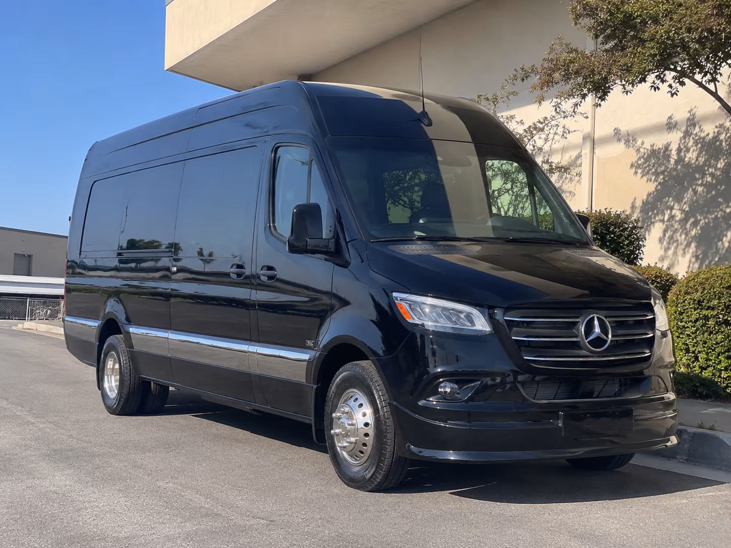 bus rental options for suffolk trips