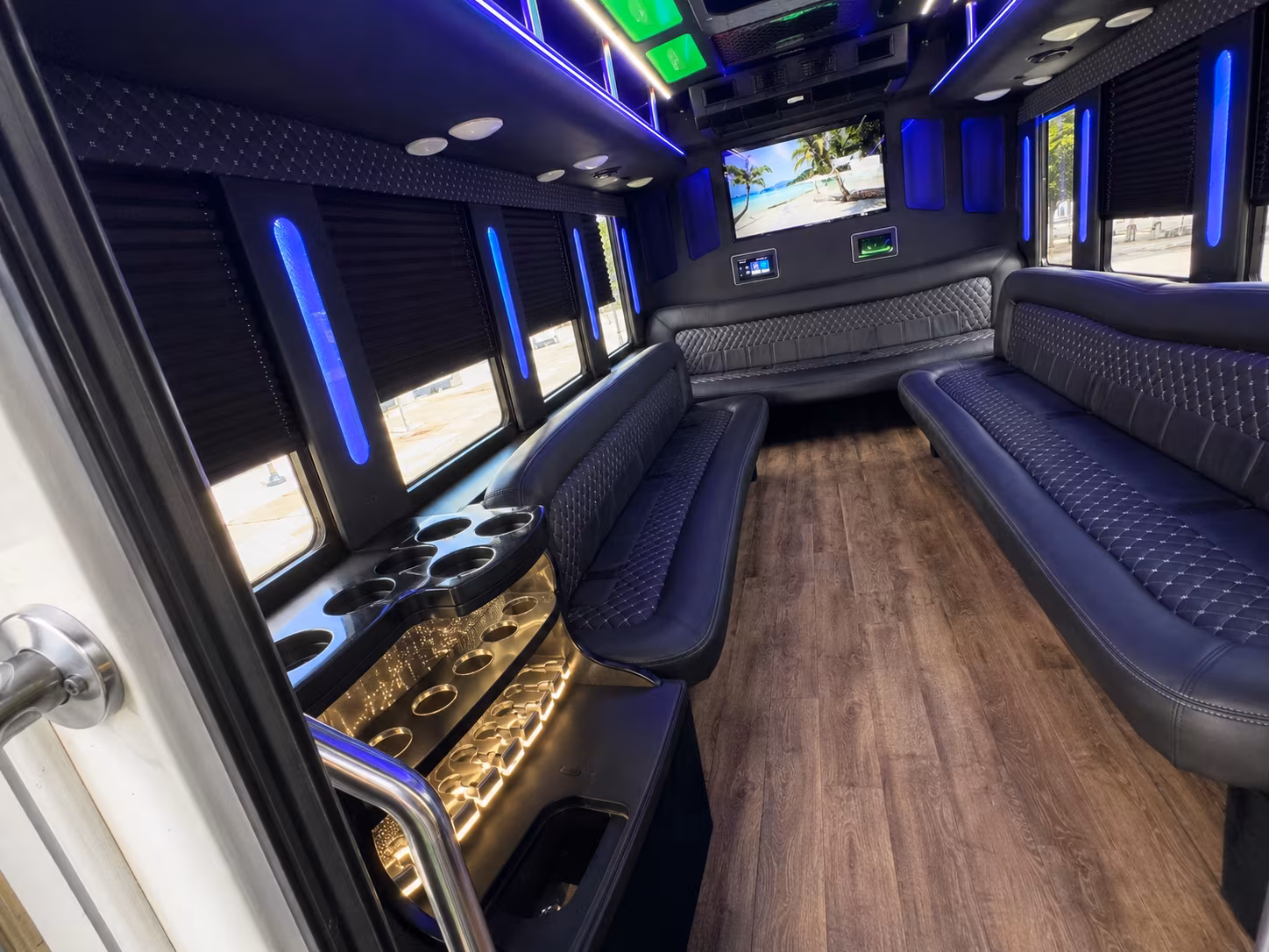 party buses to veterans united home loans amphitheater shows