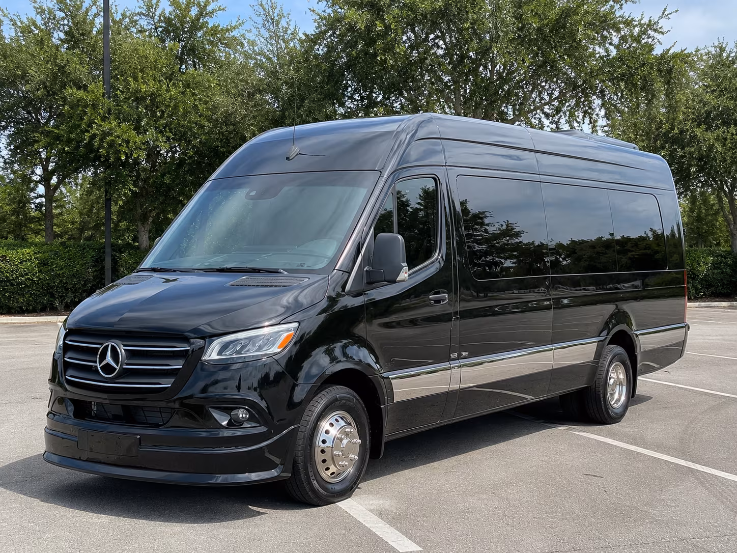 sprinter vans and minibuses for club shows and small venue concerts near suffolk